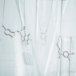 getDigital Accessoires|Schmuck^Geek Gem Molekül-Halsketten